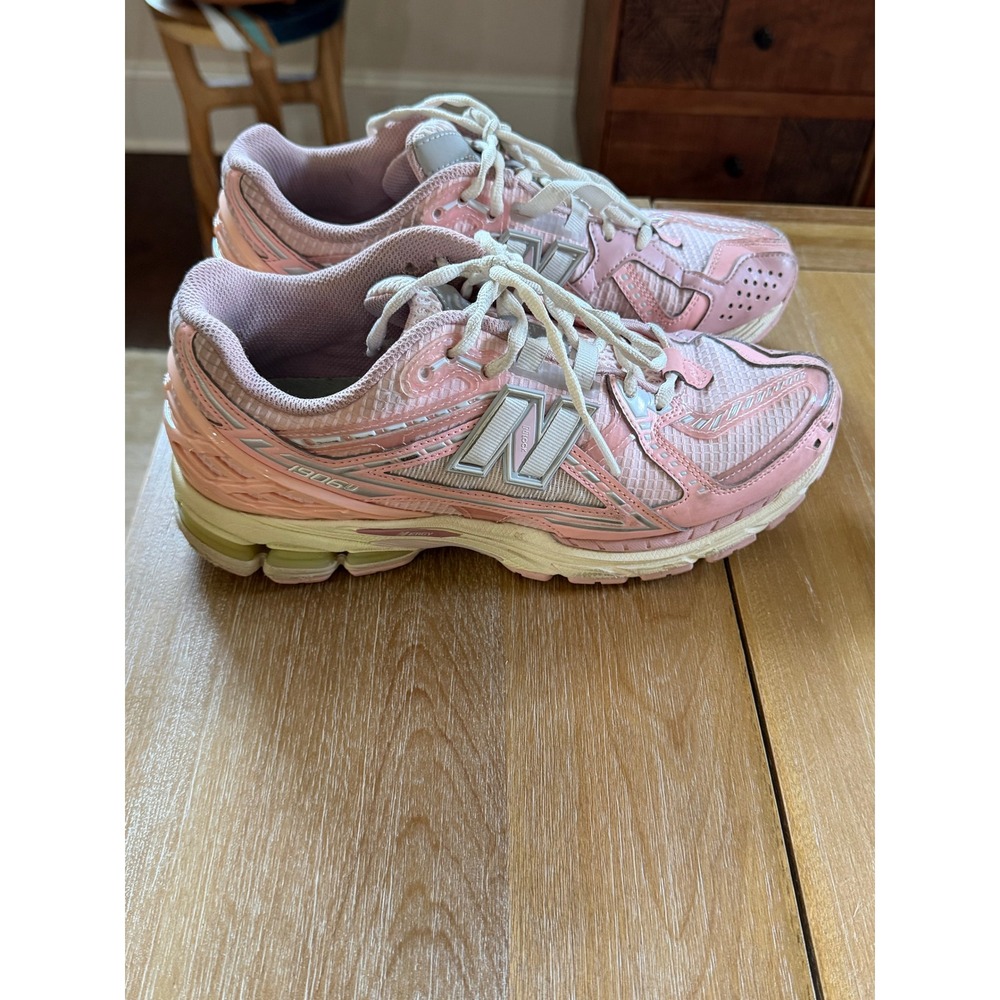 New Balance 1906R Pink Silver Running Shoes M1906NLN Womens 9 Mens 7.5